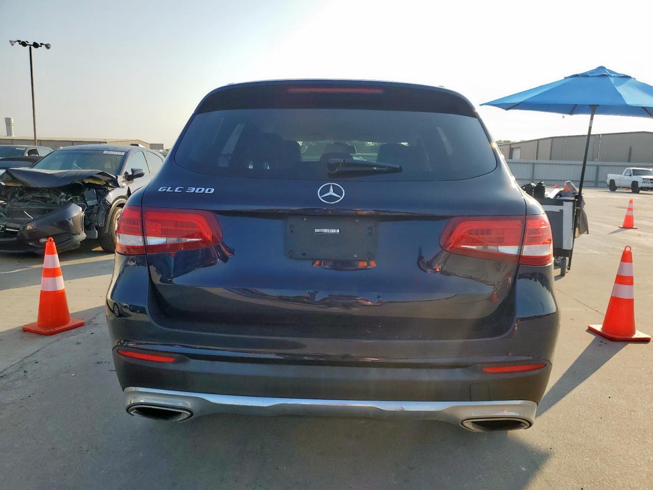 2017 MERCEDES-BENZ GLC 300 photo 11
