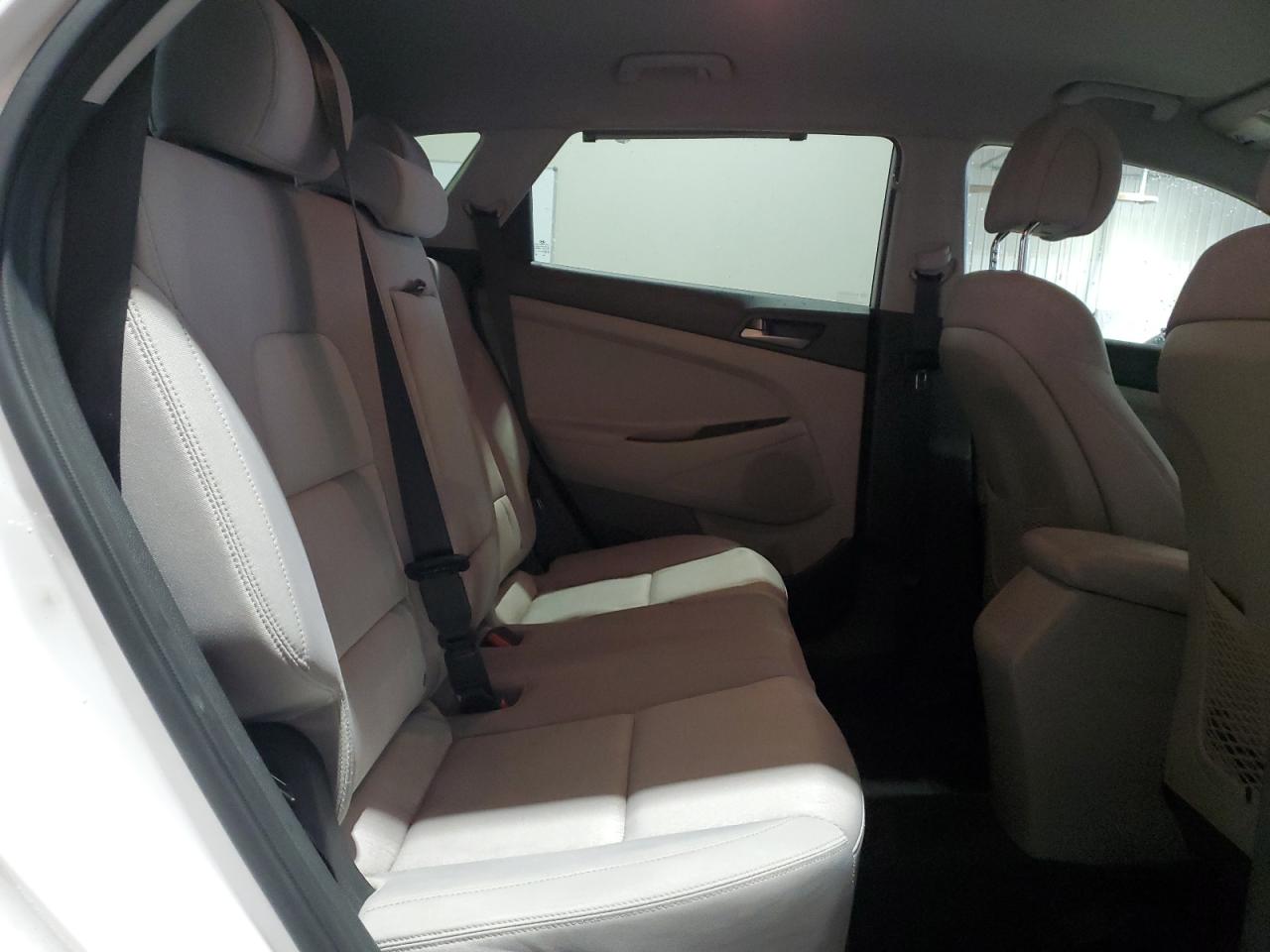 2018 HYUNDAI TUCSON SE photo 31