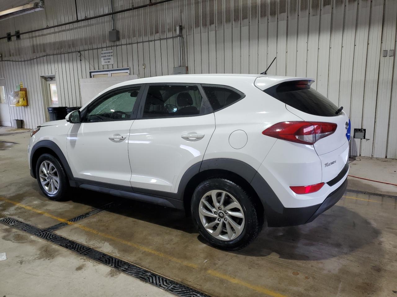 2018 HYUNDAI TUCSON SE photo 4