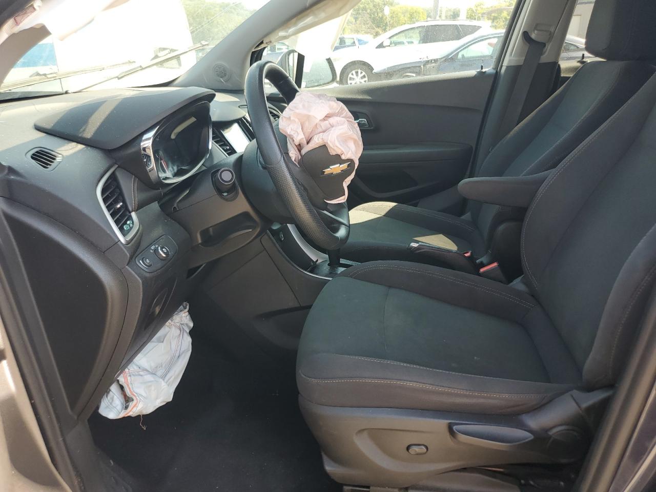 2019 CHEVROLET TRAX LS photo 13
