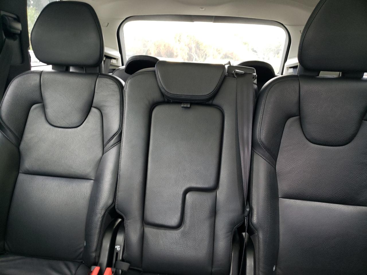2019 VOLVO XC90 T8 MOMENTUM photo 19