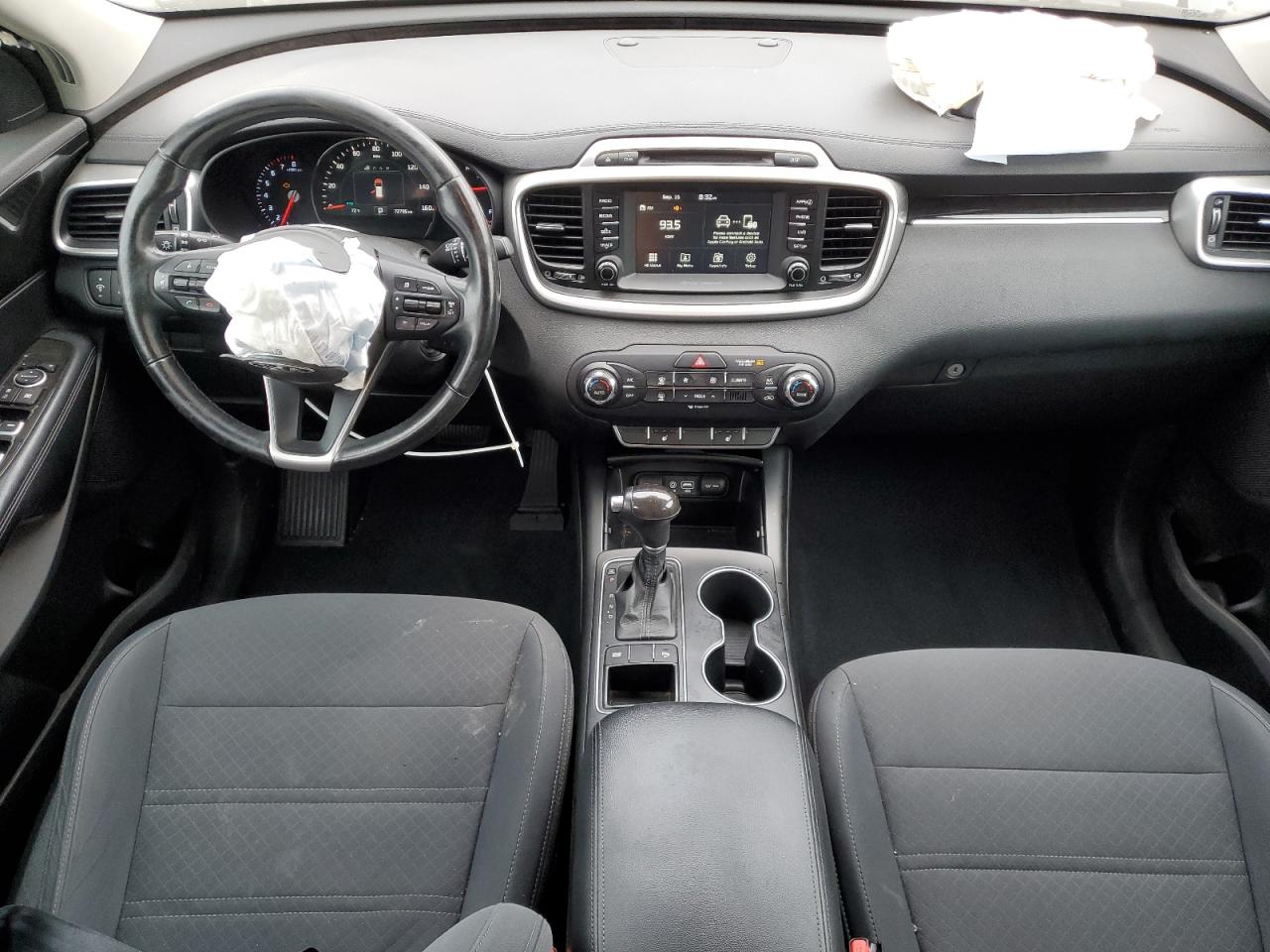 2017 KIA SORENTO LX photo 8