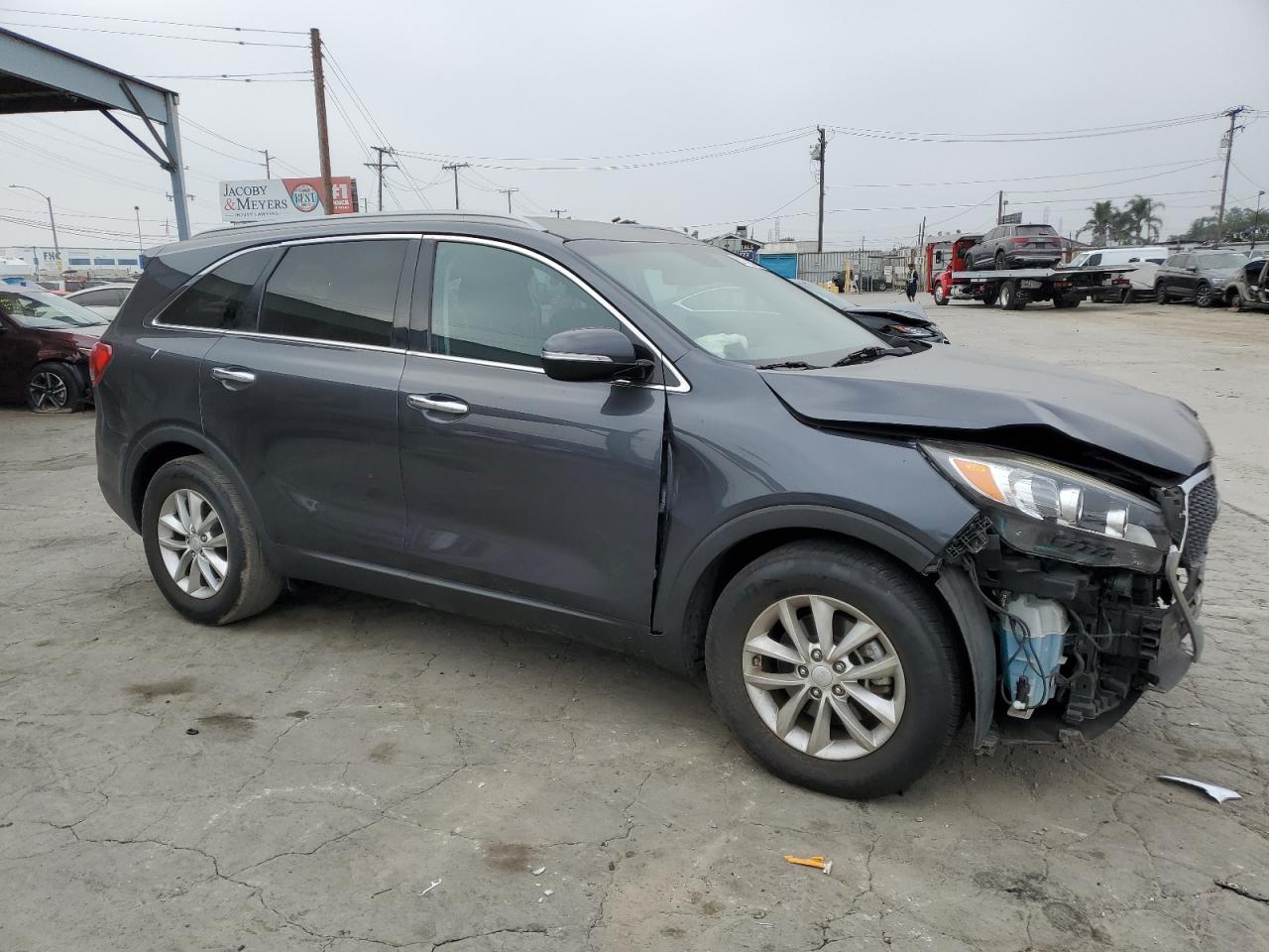 2017 KIA SORENTO LX photo 4
