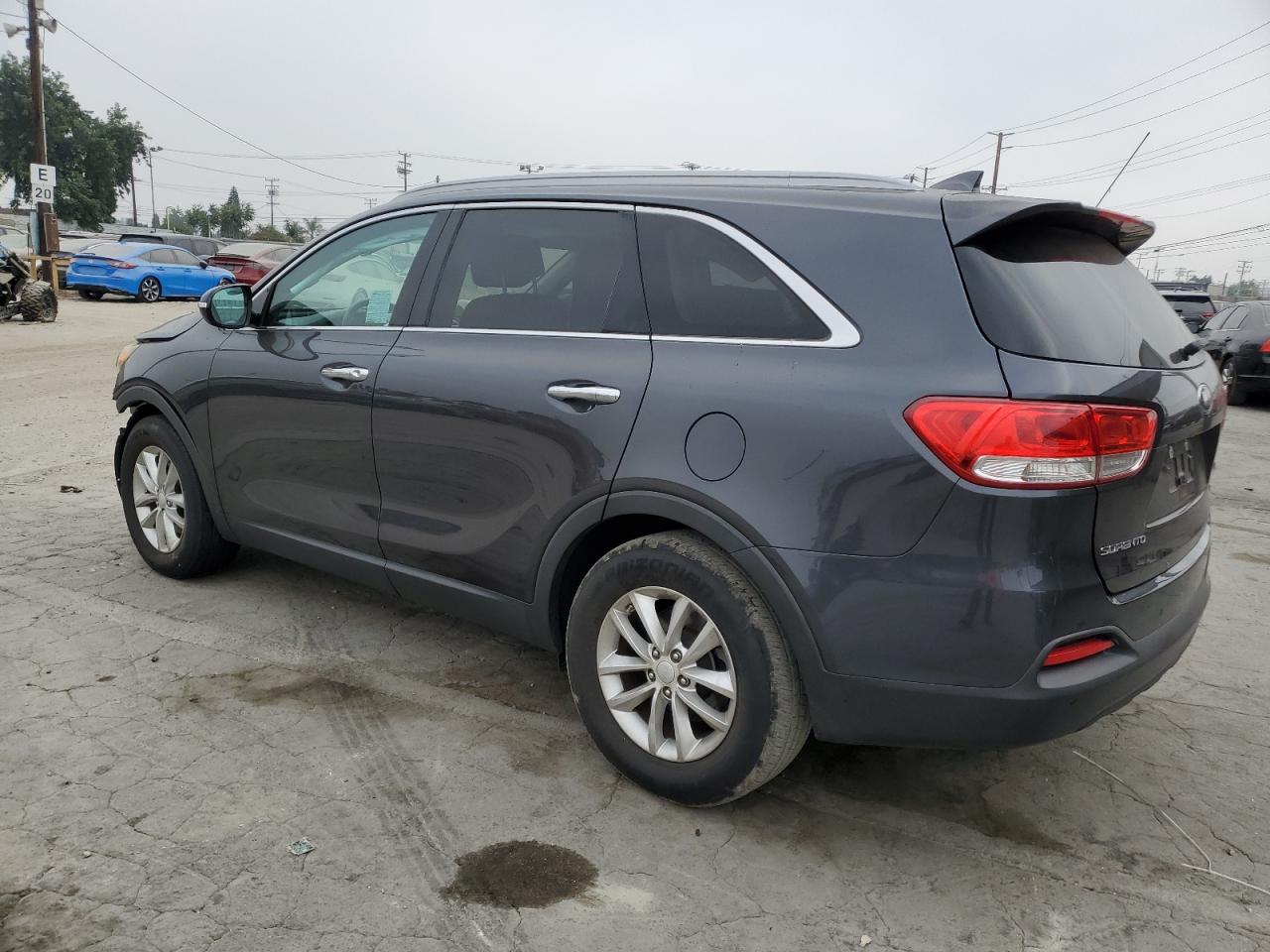 2017 KIA SORENTO LX photo 2
