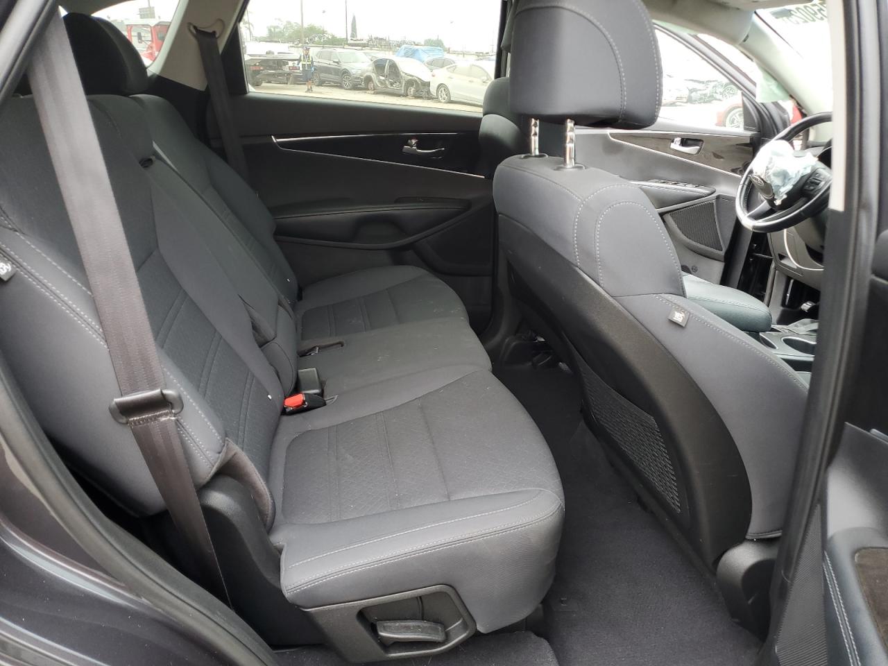 2017 KIA SORENTO LX photo 11