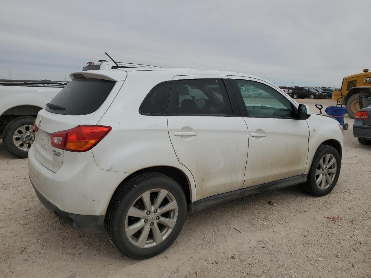 2014 MITSUBISHI OUTLANDER SPORT ES photo 5