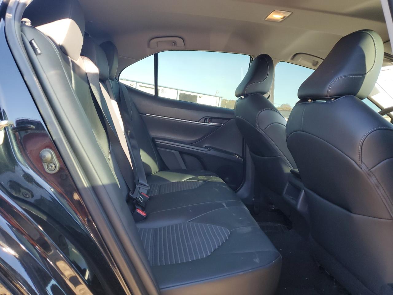 2020 TOYOTA CAMRY SE photo 28