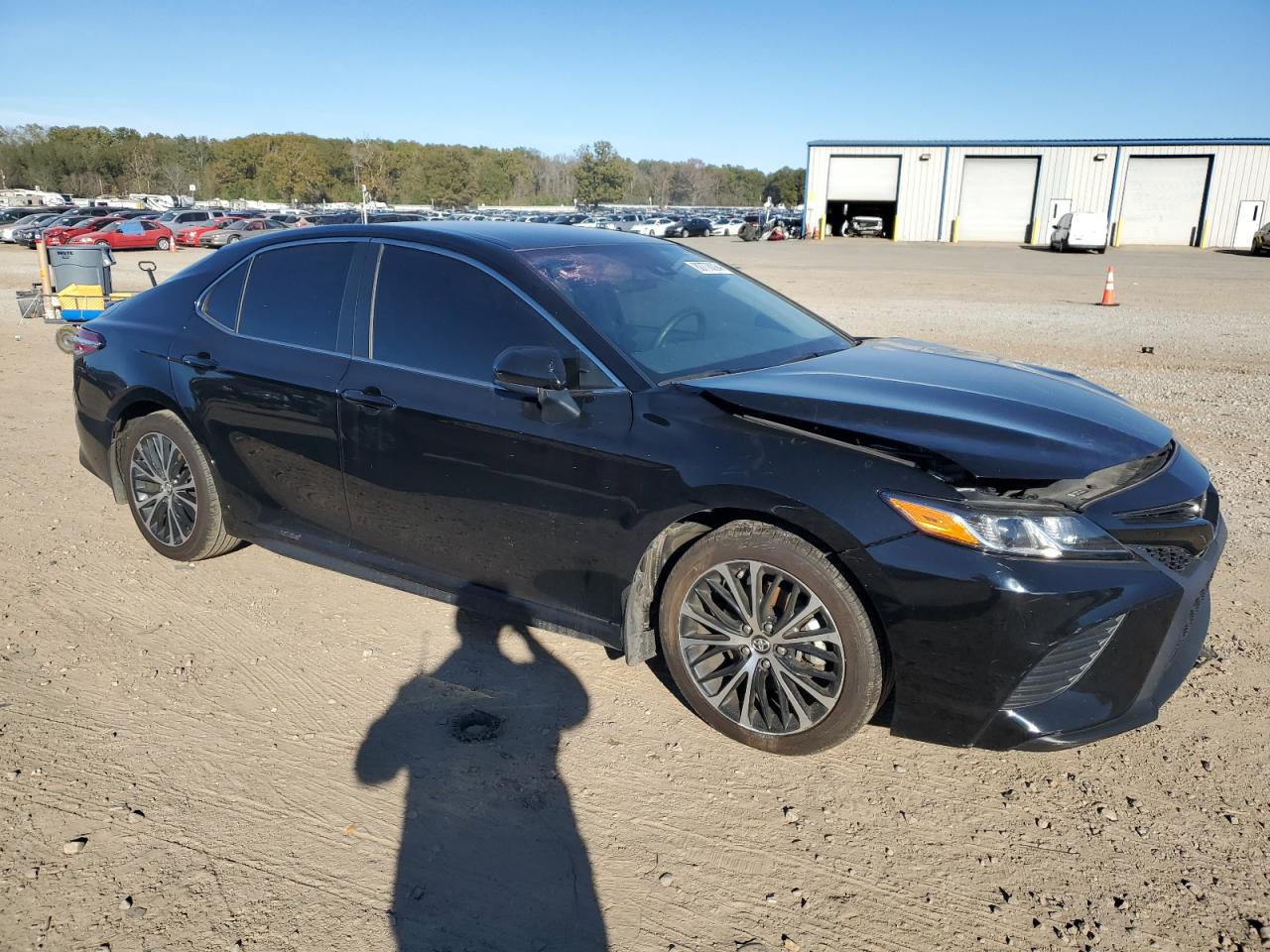 2020 TOYOTA CAMRY SE photo 10