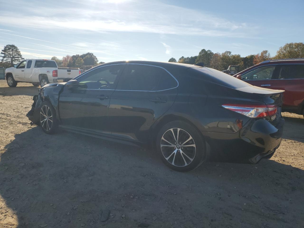 2020 TOYOTA CAMRY SE photo 4