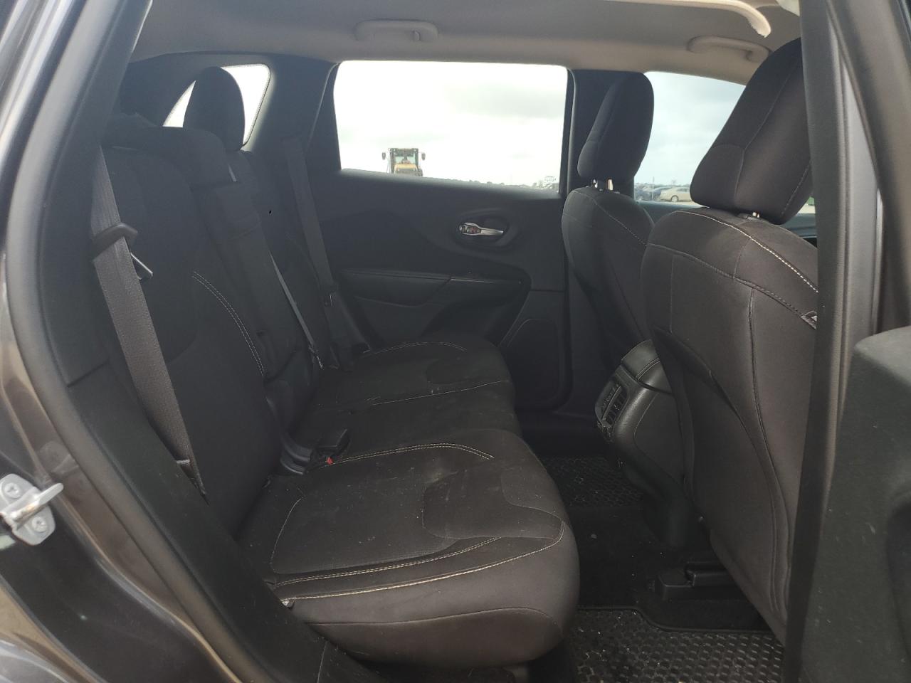 2015 JEEP CHEROKEE LATITUDE photo 19