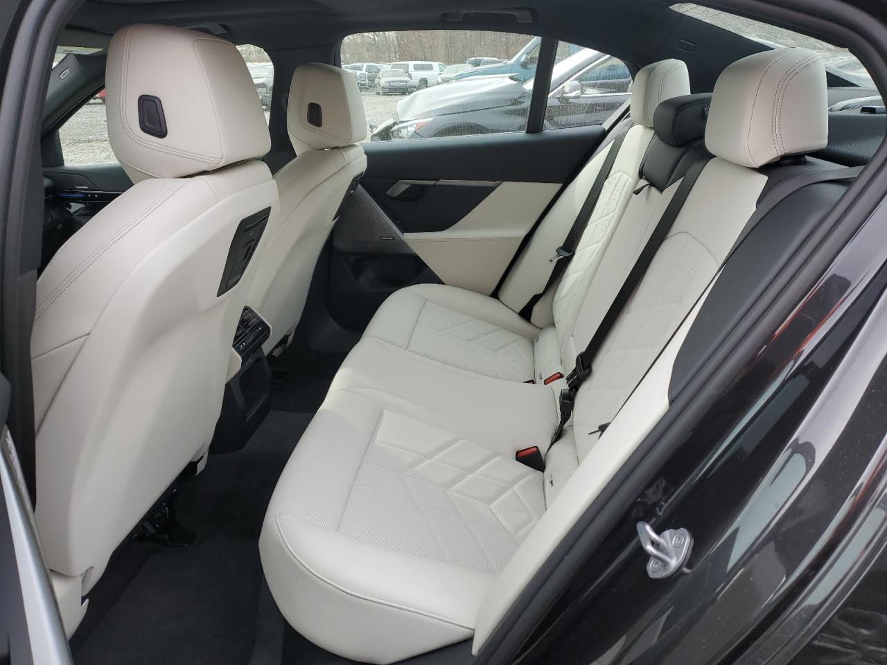2024 BMW 530 XI photo 28