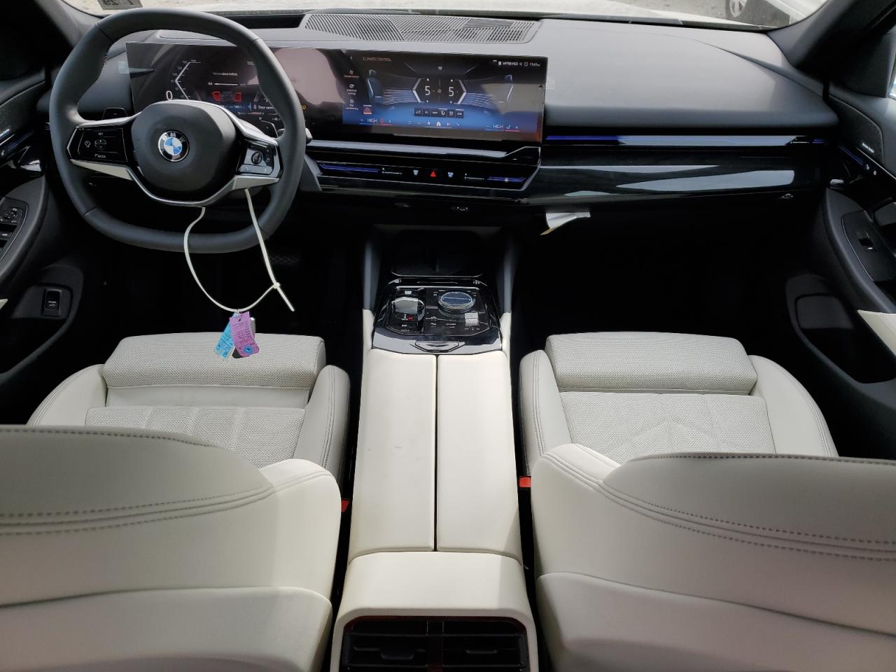 2024 BMW 530 XI photo 22