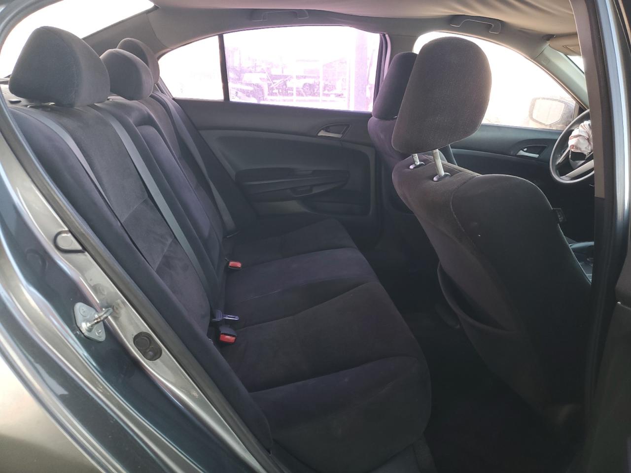 2010 HONDA ACCORD LXP photo 28