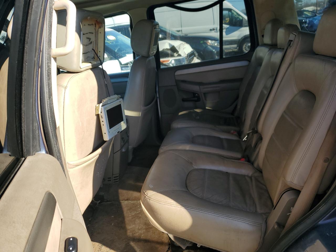 2004 FORD EXPLORER XLT photo 31