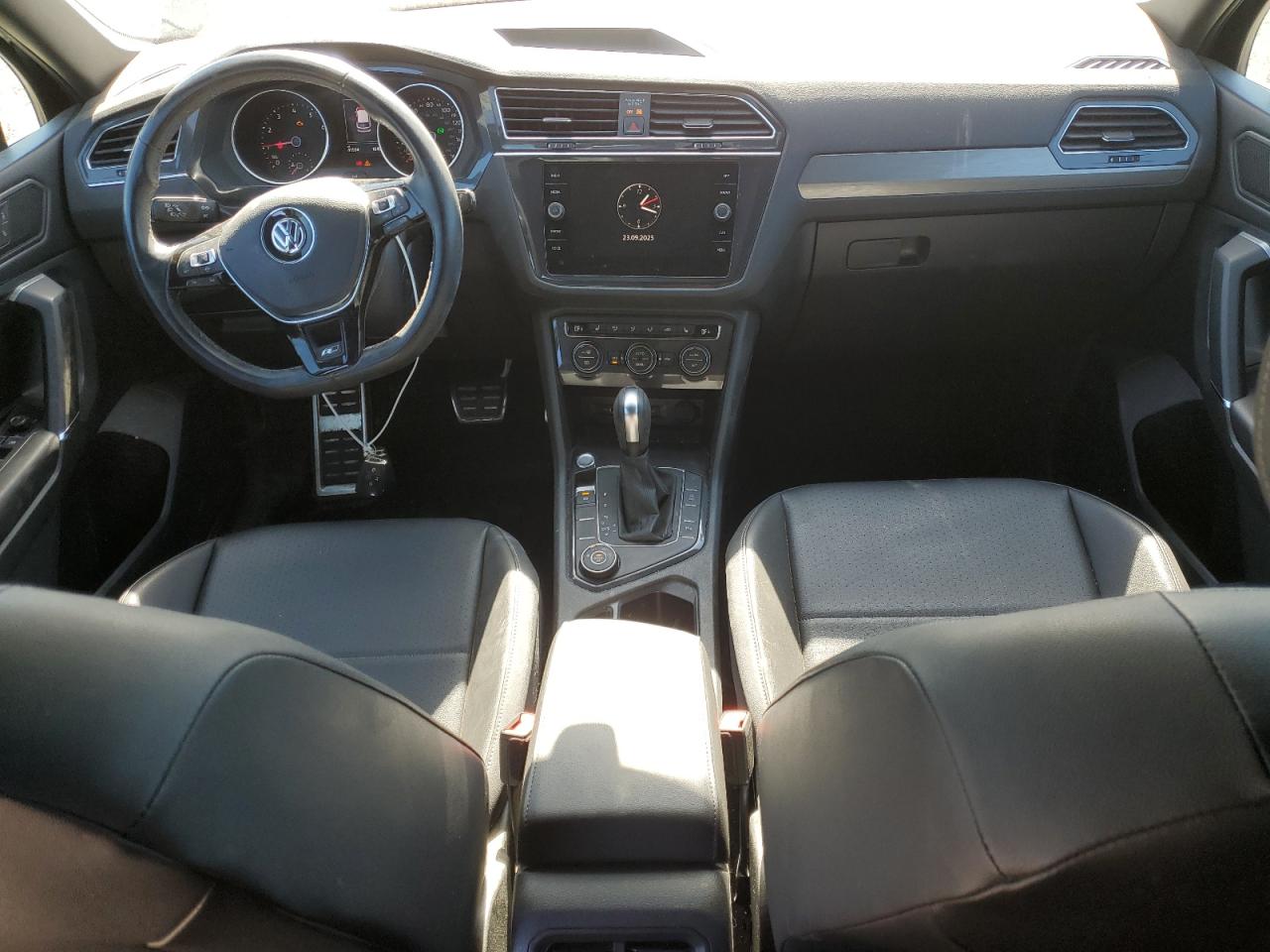2020 VOLKSWAGEN TIGUAN SE photo 15