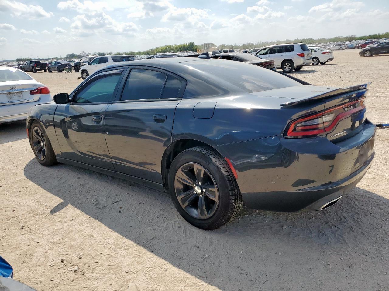 2017 DODGE CHARGER SXT photo 3