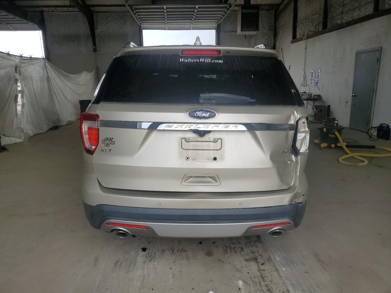 2017 FORD EXPLORER XLT photo 11