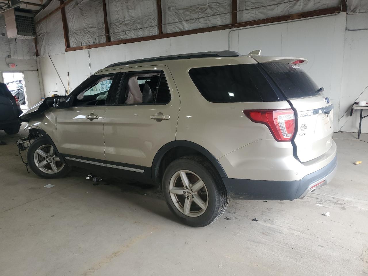 2017 FORD EXPLORER XLT photo 3