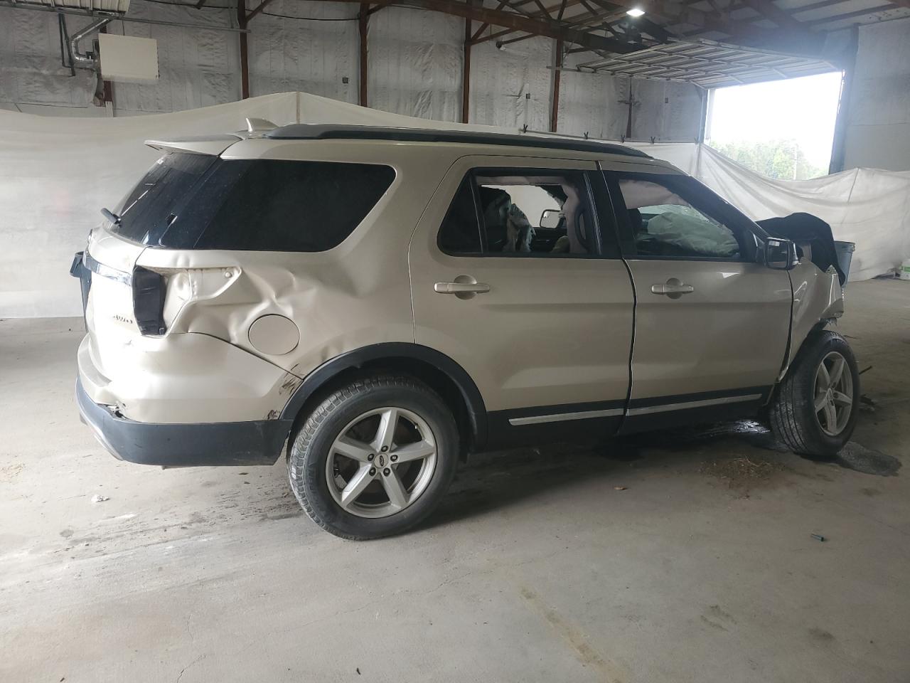 2017 FORD EXPLORER XLT photo 5