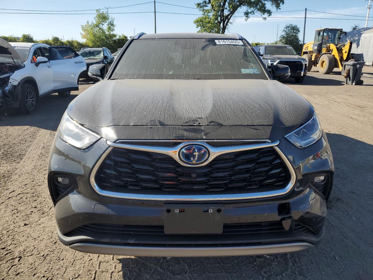 2022 TOYOTA HIGHLANDER HYBRID PLATINUM photo 13