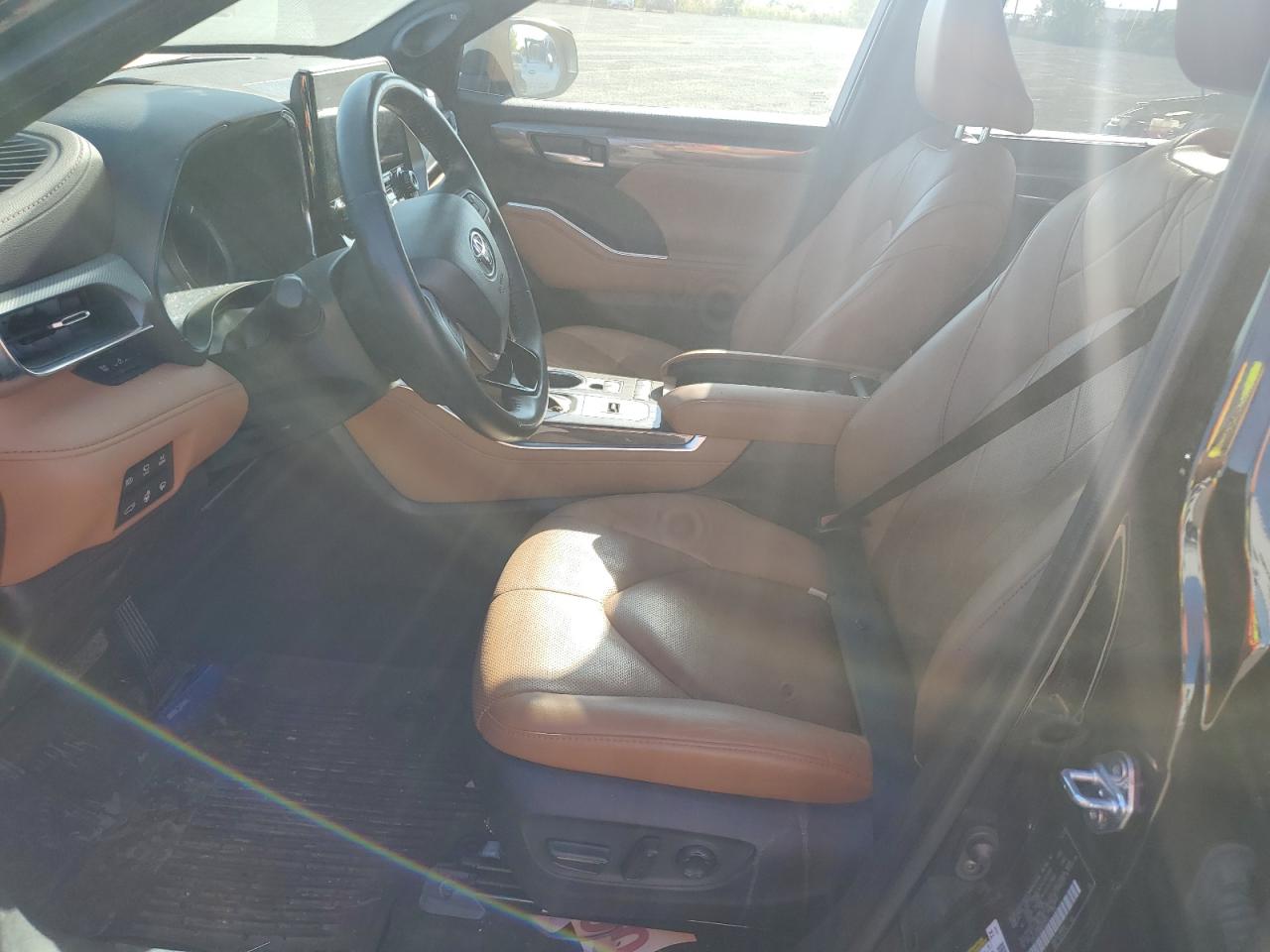 2022 TOYOTA HIGHLANDER HYBRID PLATINUM photo 19