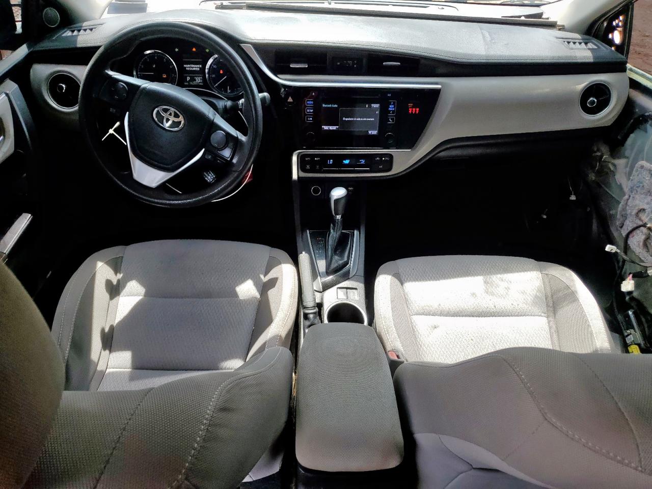 2018 TOYOTA COROLLA L photo 8