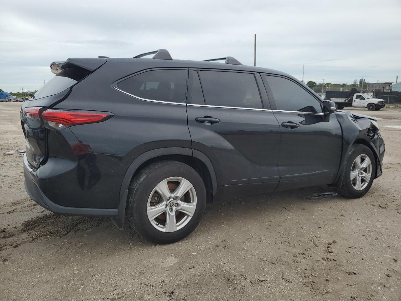 2021 TOYOTA HIGHLANDER photo 5