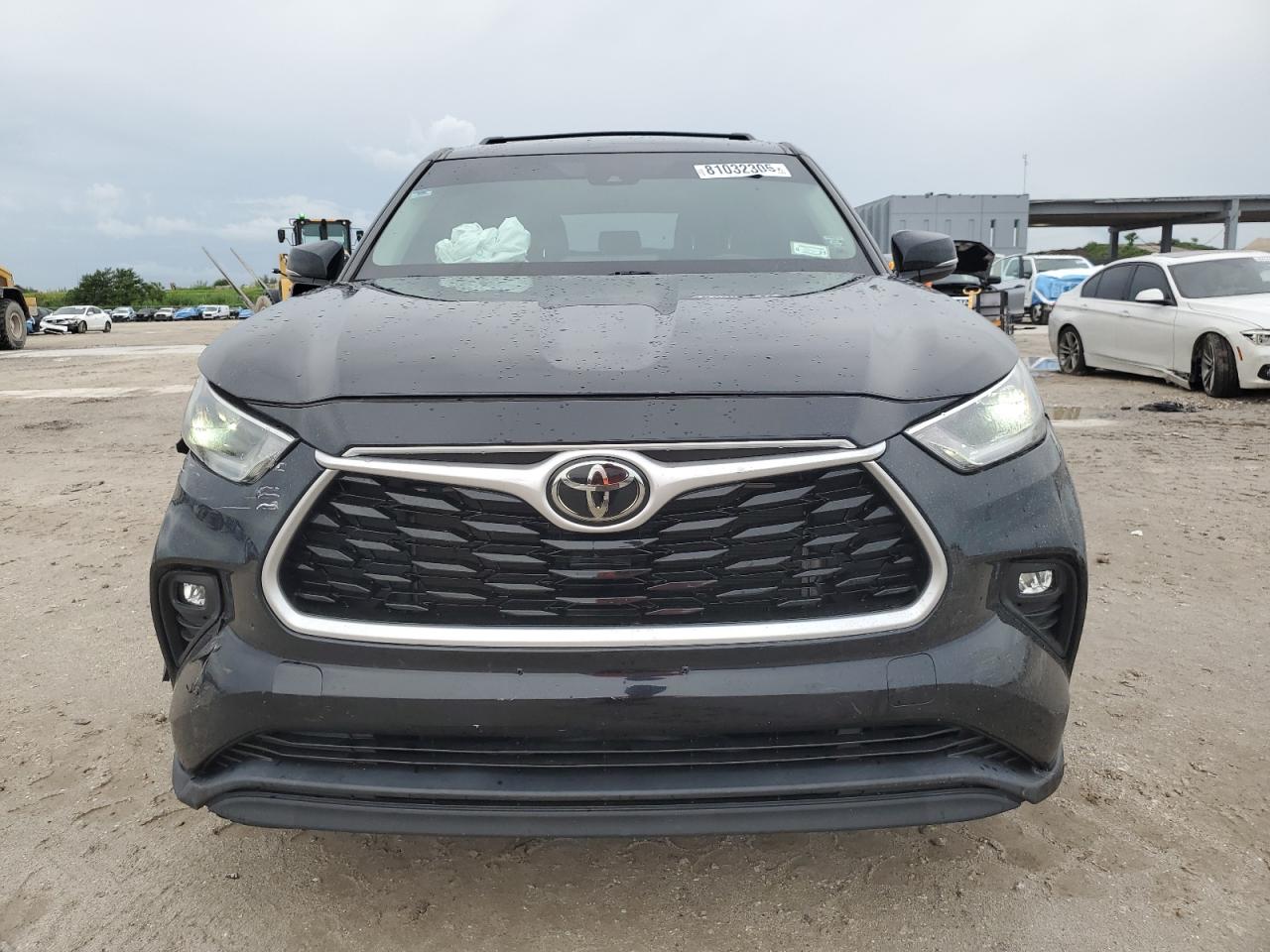 2021 TOYOTA HIGHLANDER photo 9