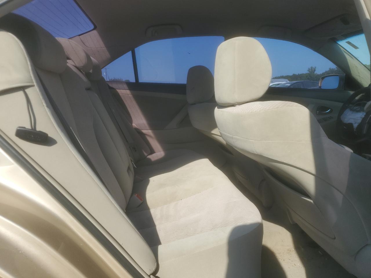 2010 TOYOTA CAMRY BASE photo 10