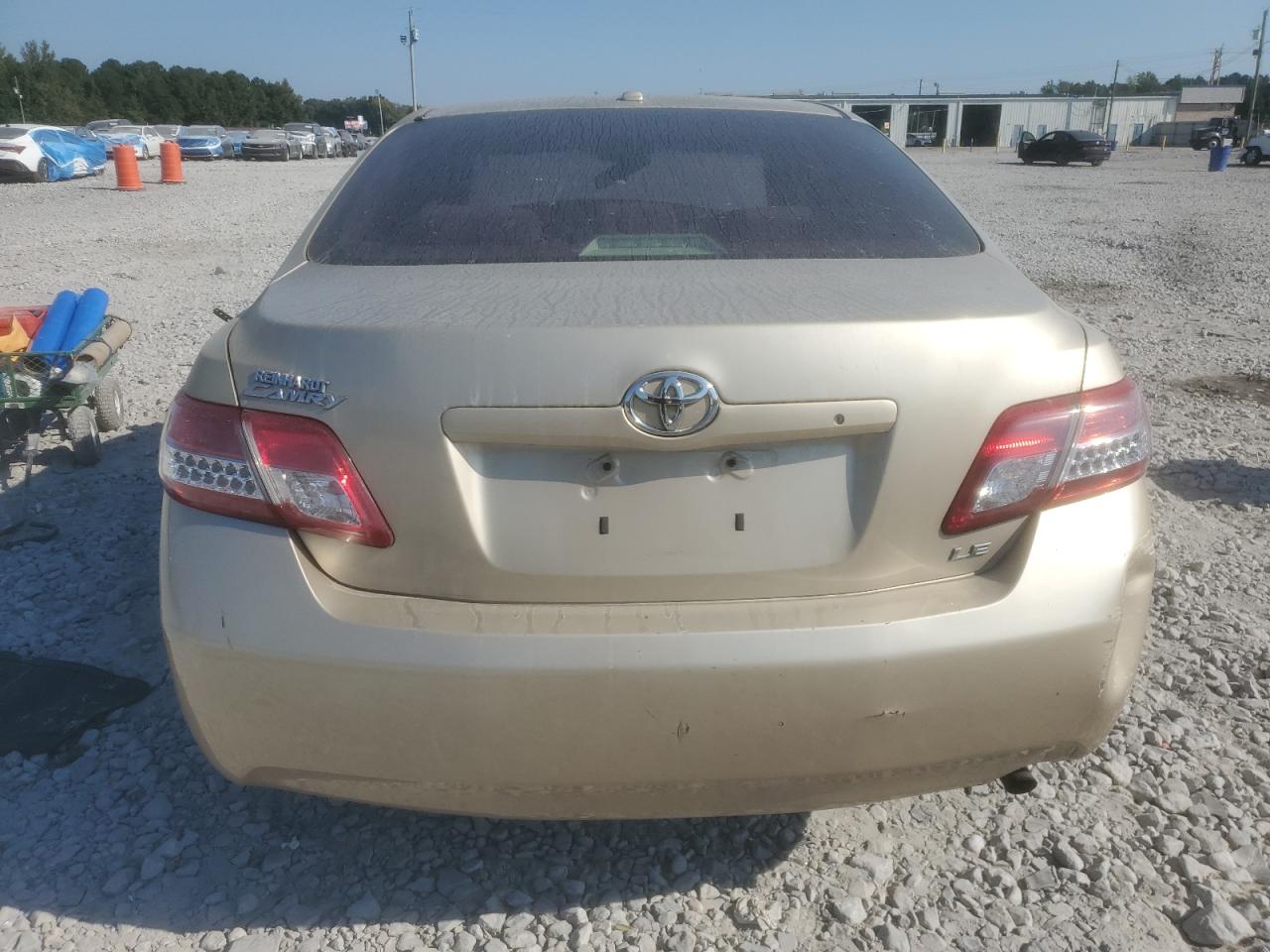 2010 TOYOTA CAMRY BASE photo 6