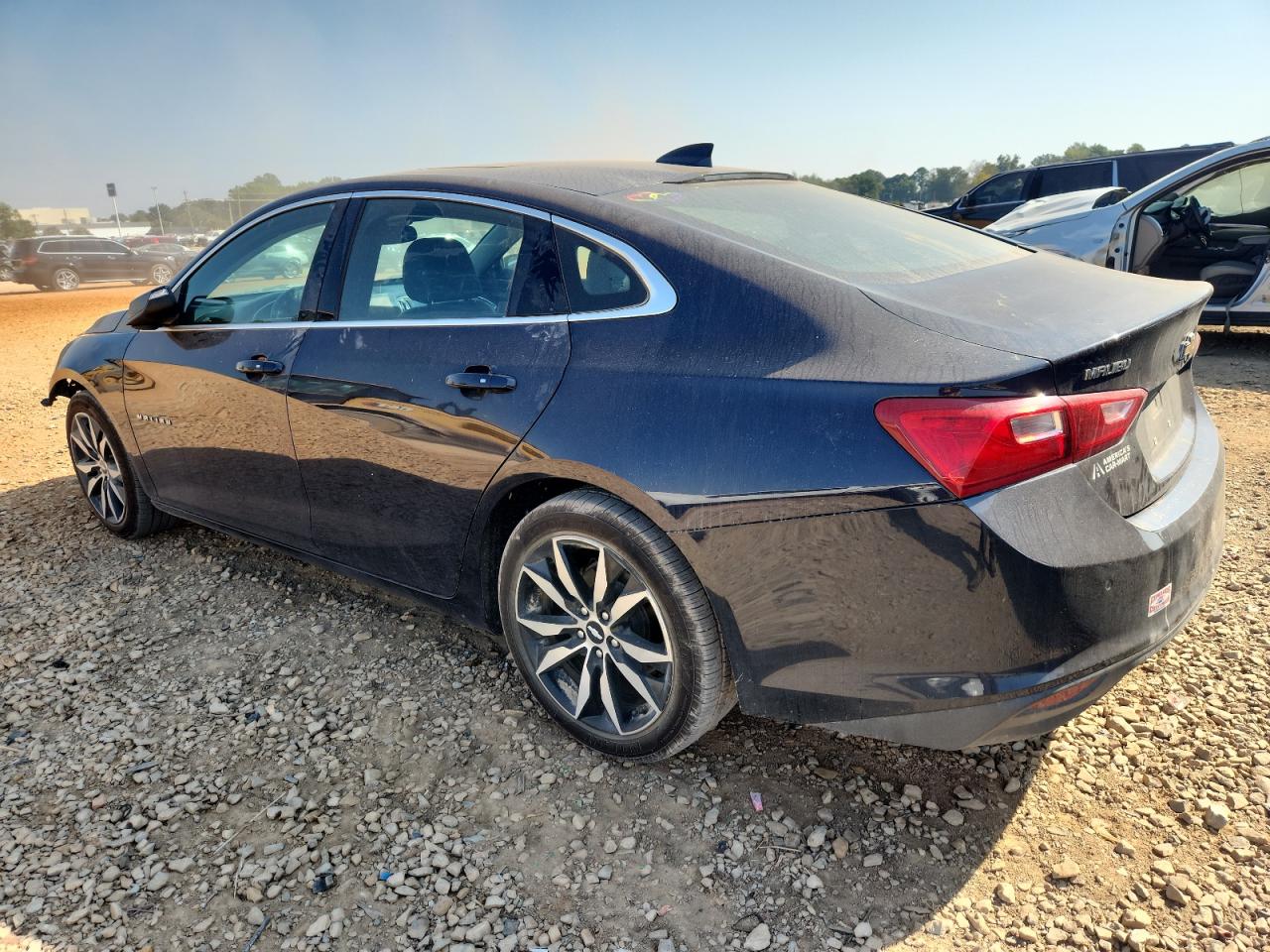 2017 CHEVROLET MALIBU LT photo 3