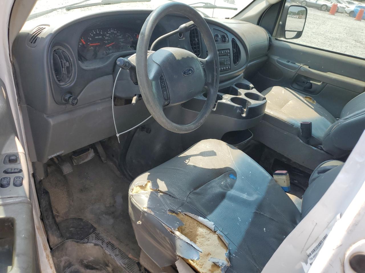 2006 FORD ECONOLINE E250 VAN photo 8