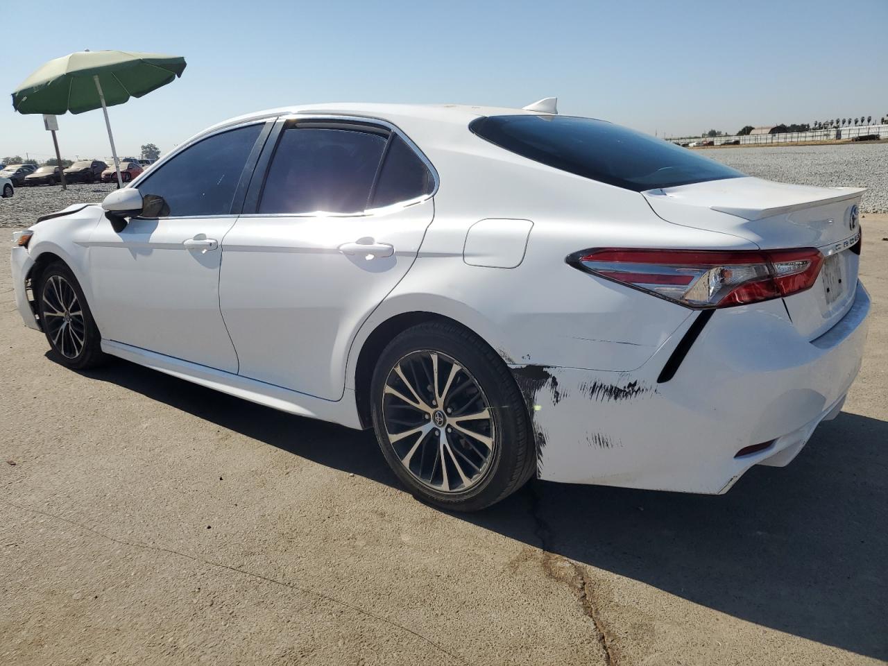2019 TOYOTA CAMRY L photo 2