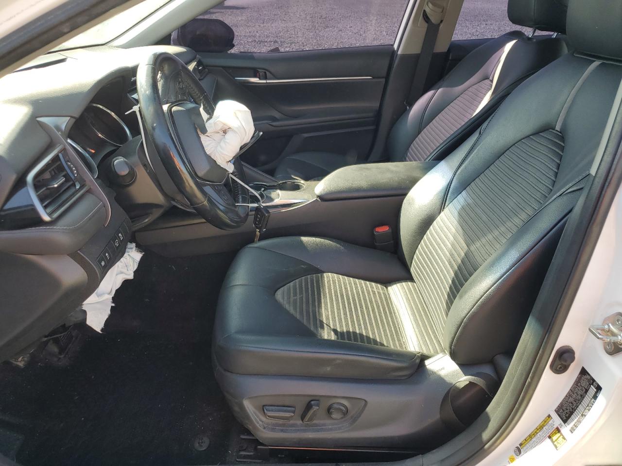2019 TOYOTA CAMRY L photo 7