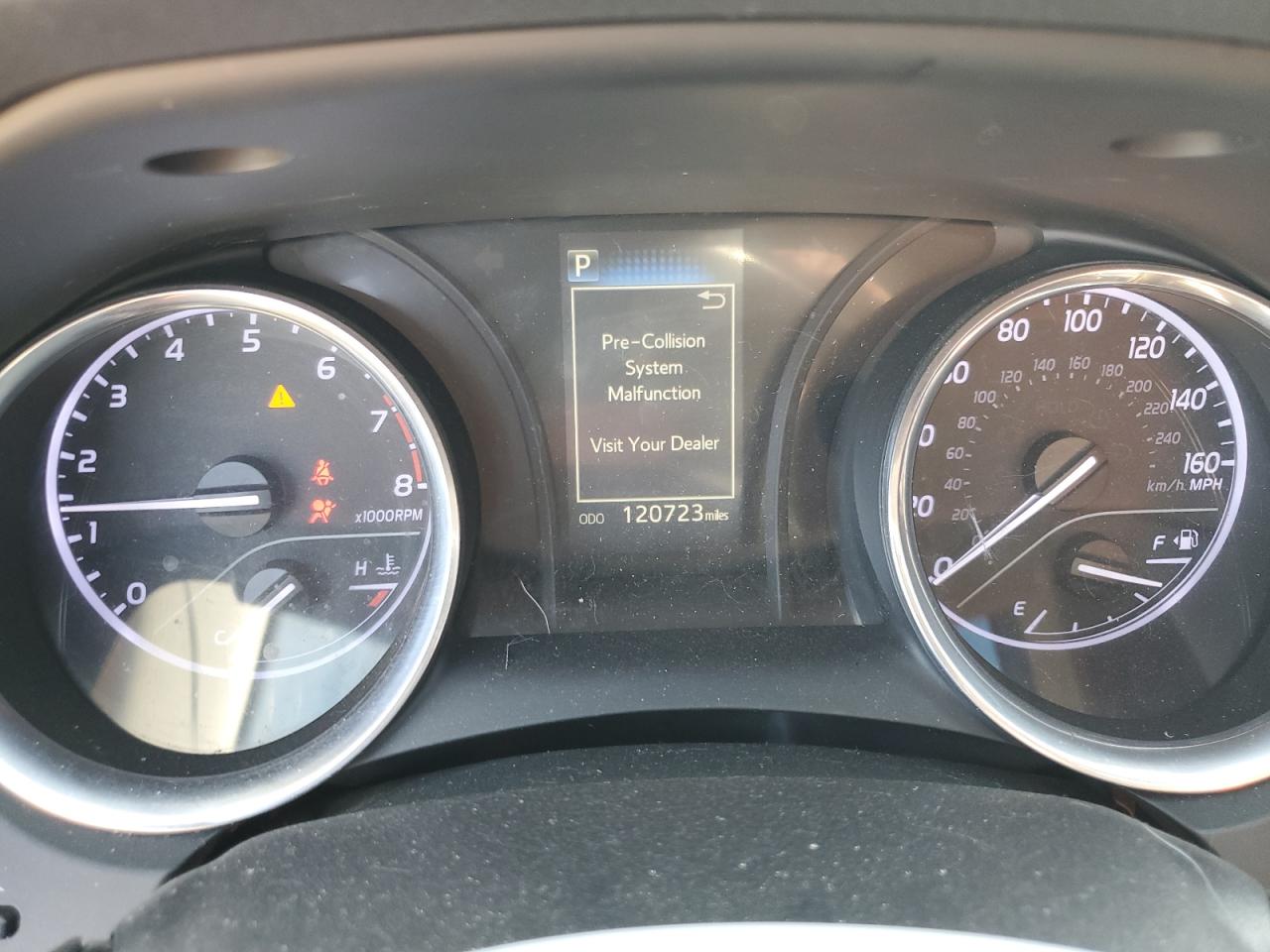 2019 TOYOTA CAMRY L photo 9