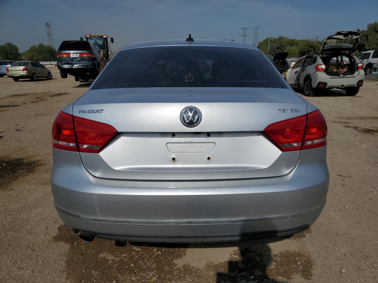 2015 VOLKSWAGEN PASSAT SEL photo 11