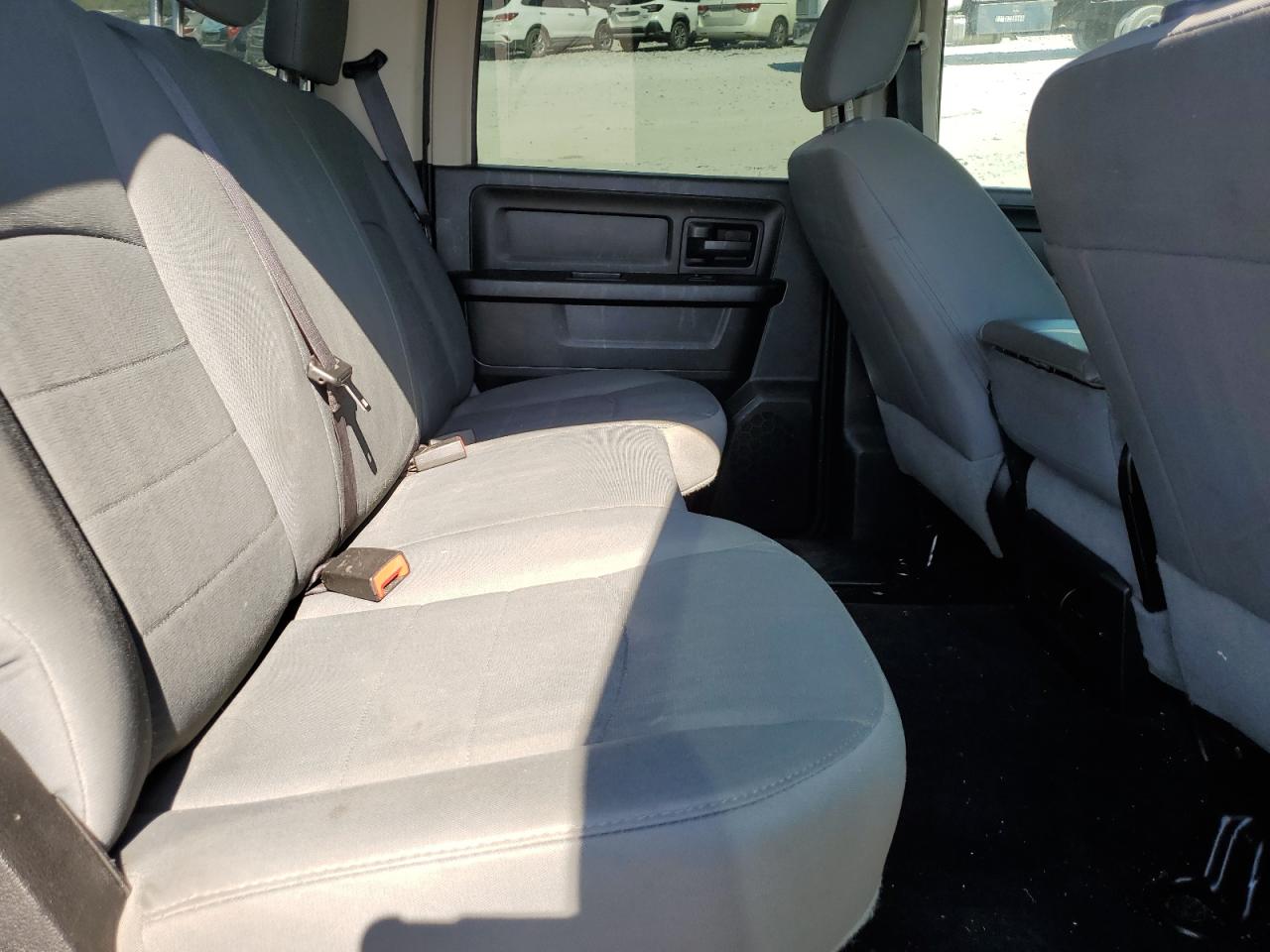 2016 RAM 1500 ST photo 10