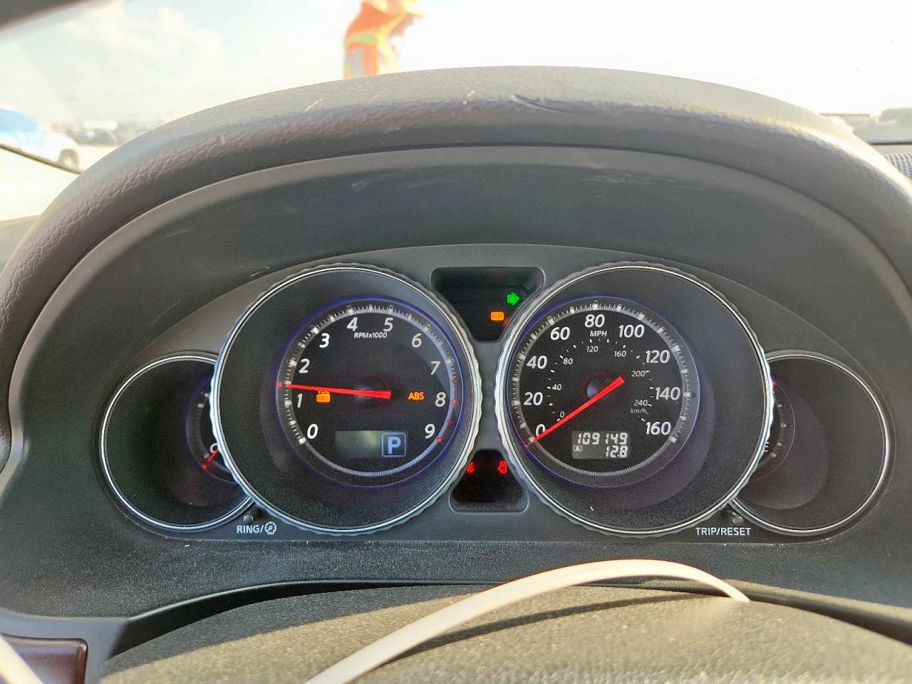2010 INFINITI M35 BASE photo 25