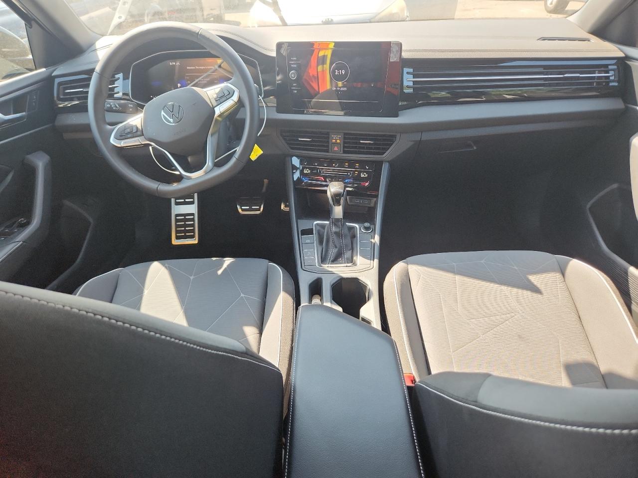 2025 VOLKSWAGEN JETTA SPORT photo 15