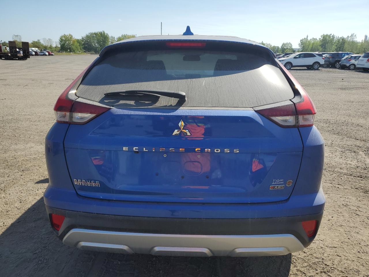2025 MITSUBISHI ECLIPSE CROSS LE photo 11