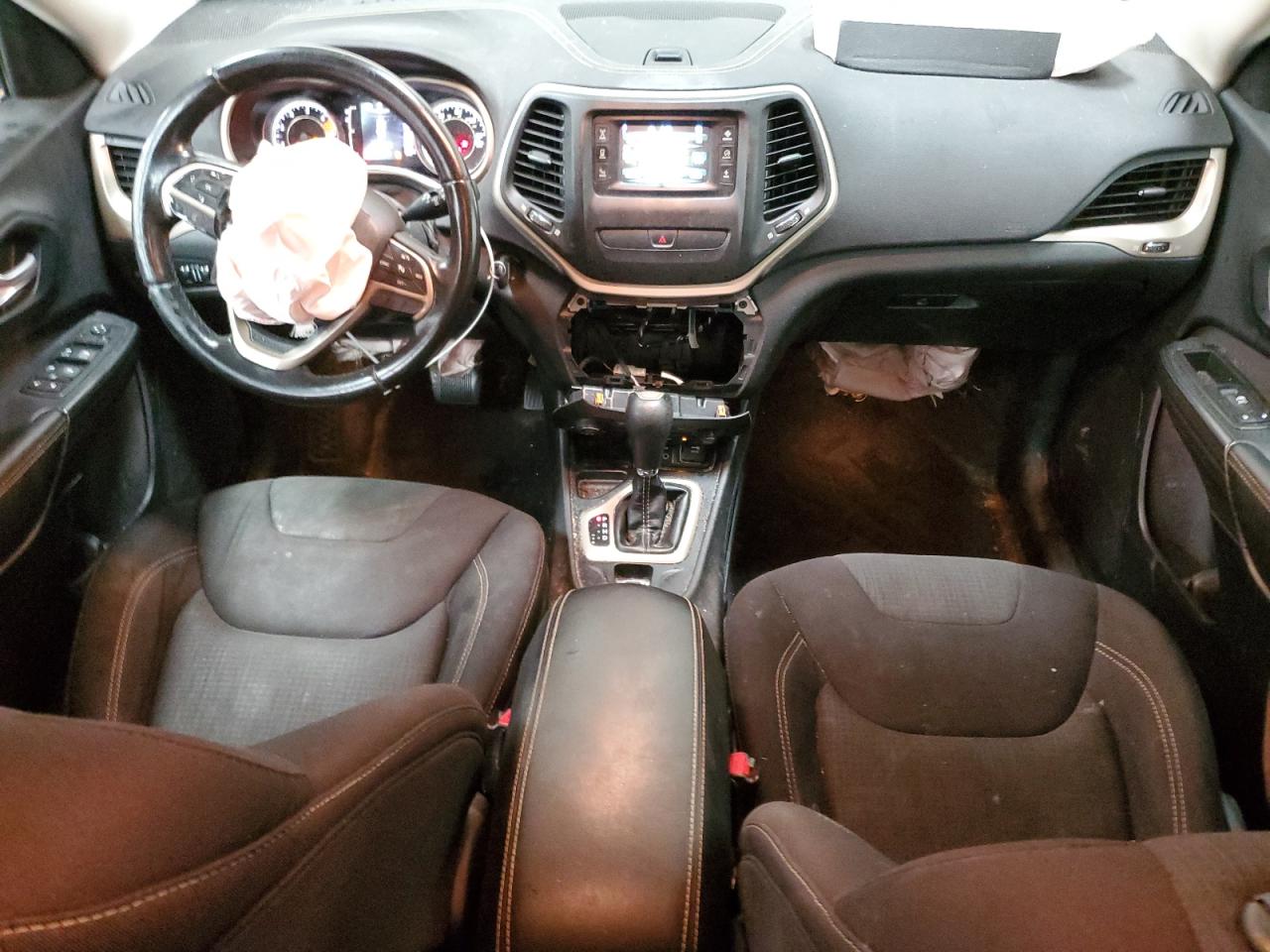 2016 JEEP CHEROKEE LATITUDE photo 8