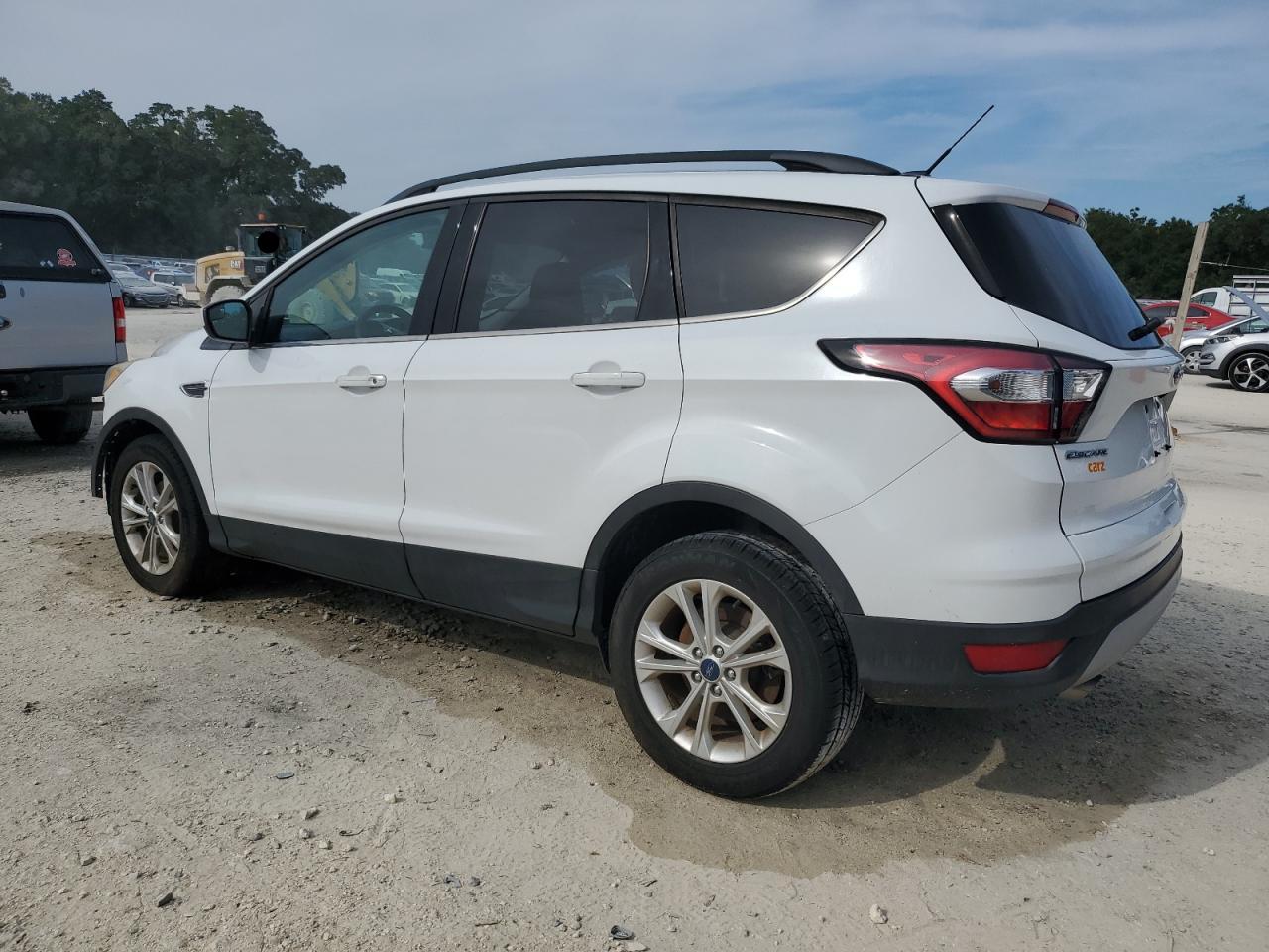 2018 FORD ESCAPE SE photo 4
