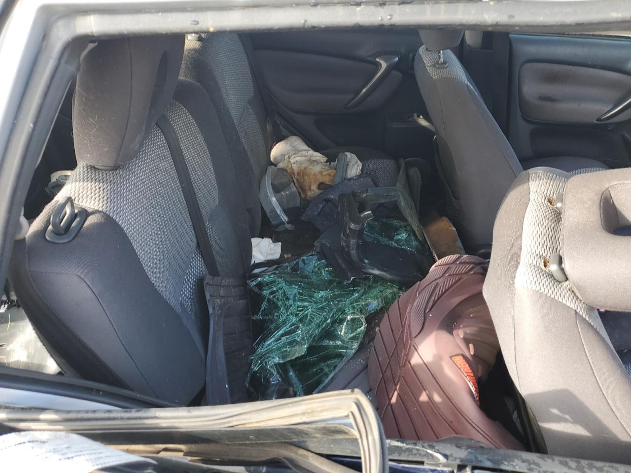 2005 TOYOTA RAV4 photo 10