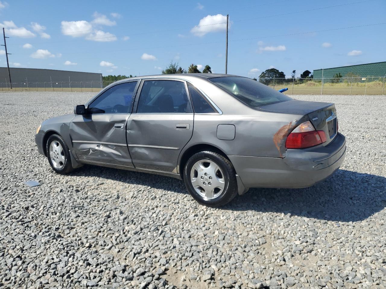 2004 TOYOTA AVALON XL photo 2