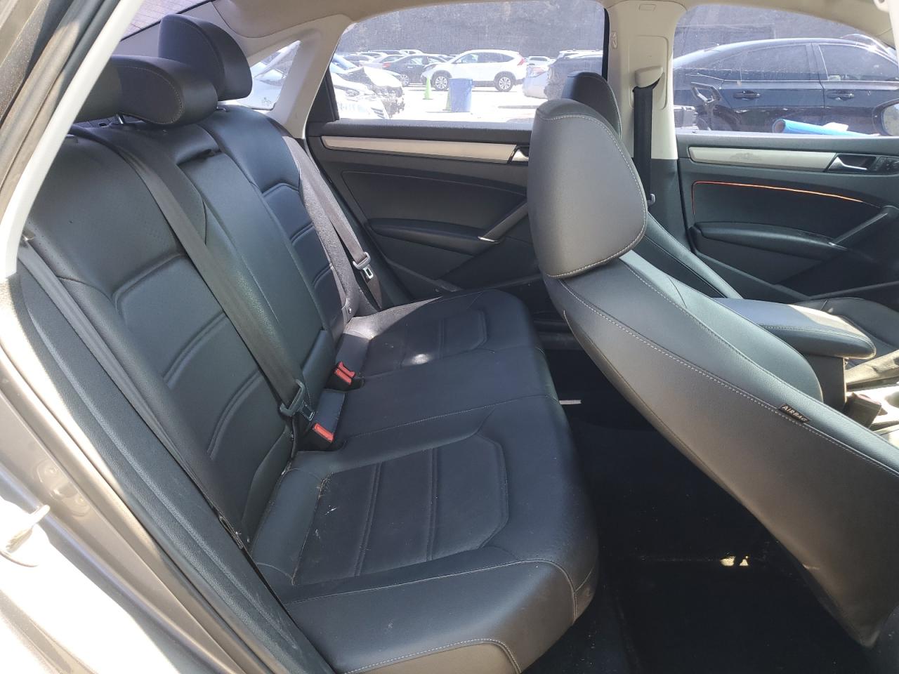 2021 VOLKSWAGEN PASSAT SE photo 10