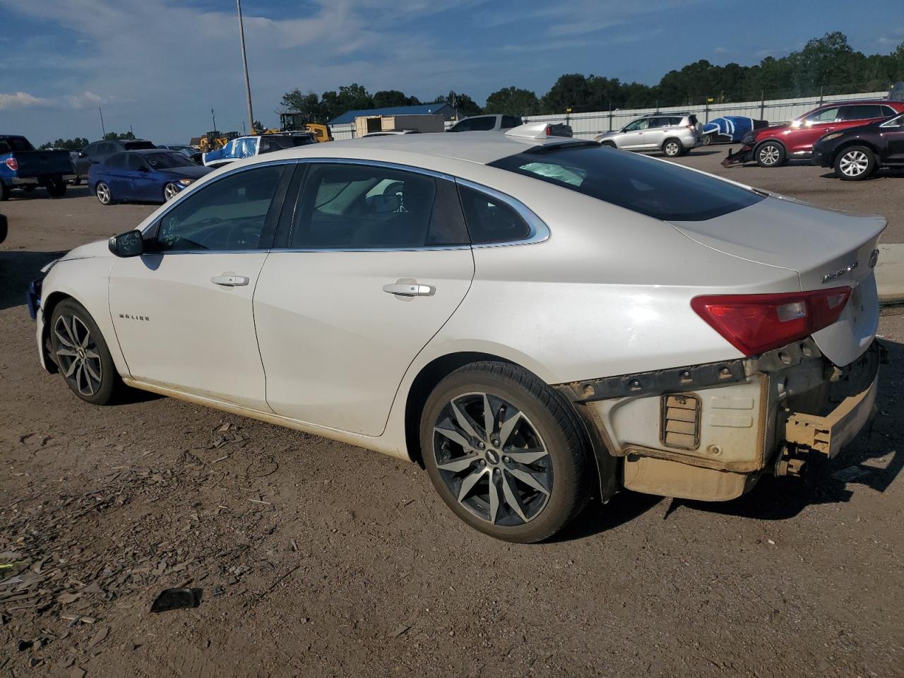 2016 CHEVROLET MALIBU LT photo 2