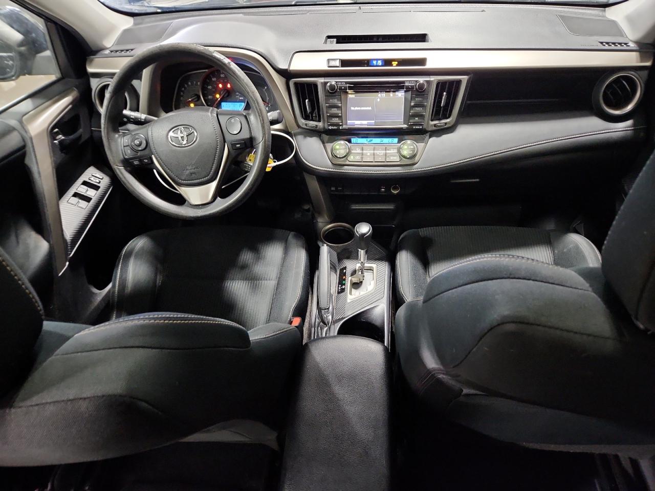 2015 TOYOTA RAV4 XLE photo 8