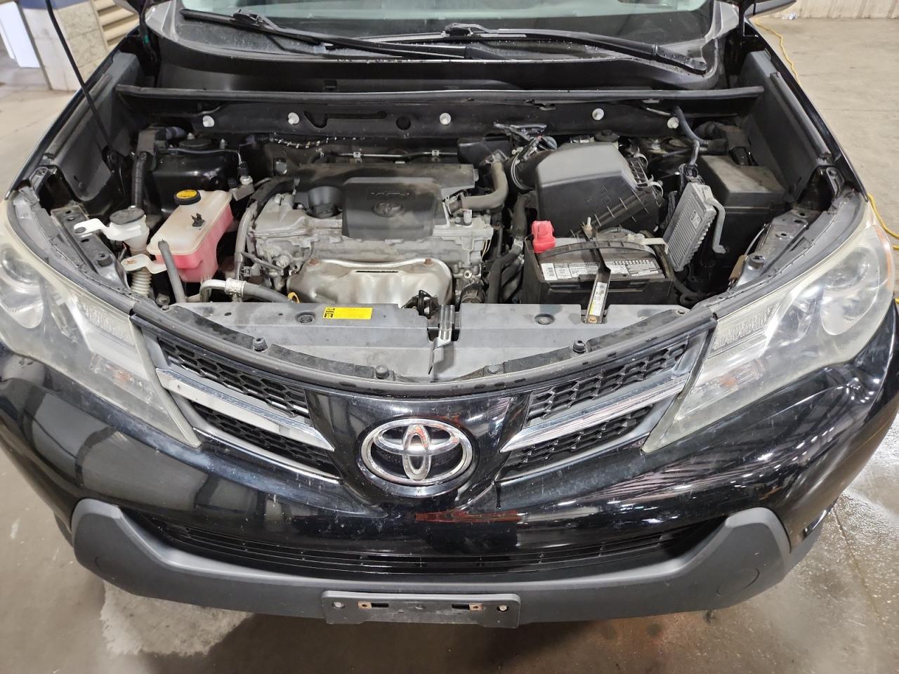 2015 TOYOTA RAV4 XLE photo 12