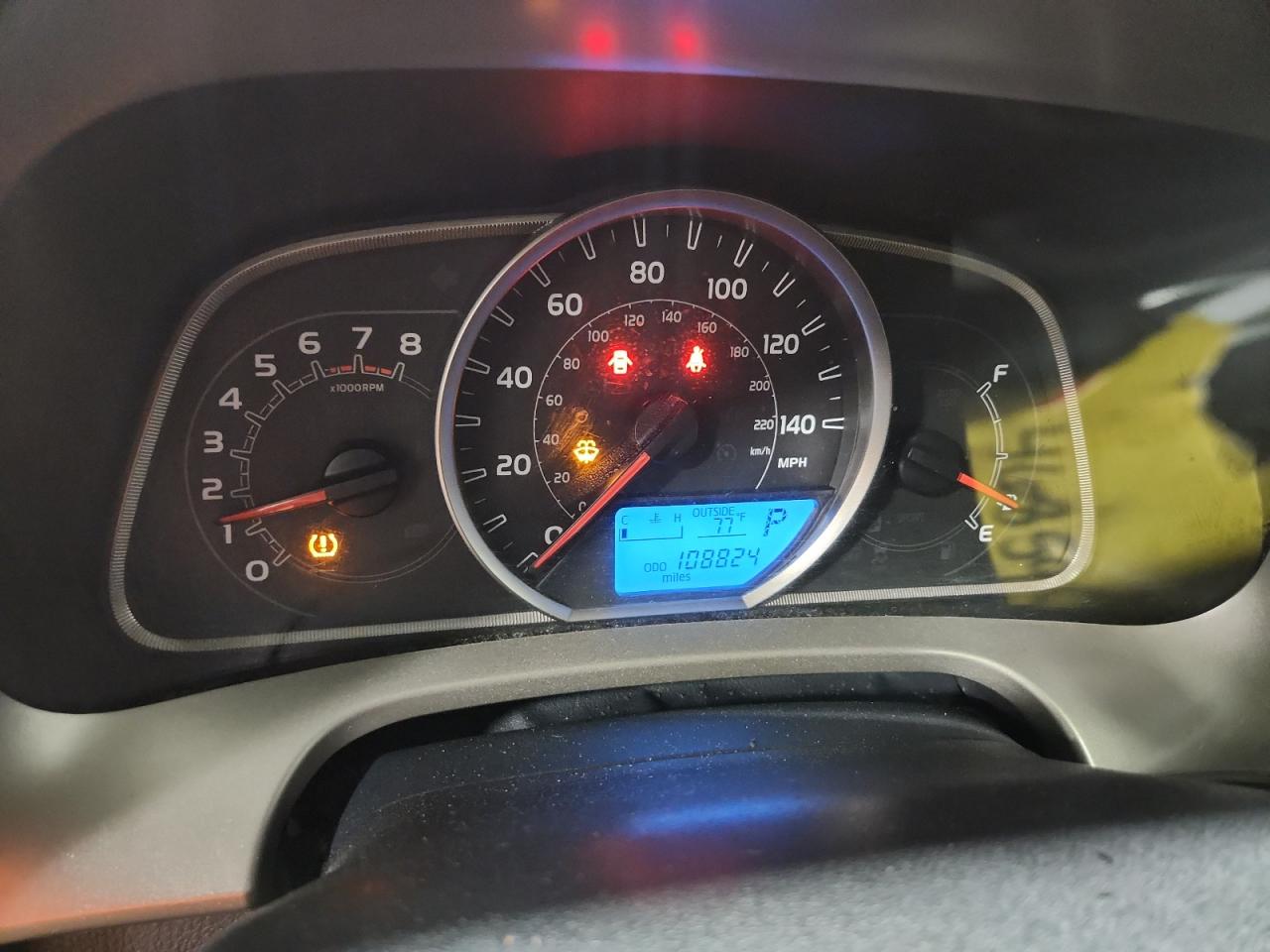 2015 TOYOTA RAV4 XLE photo 9