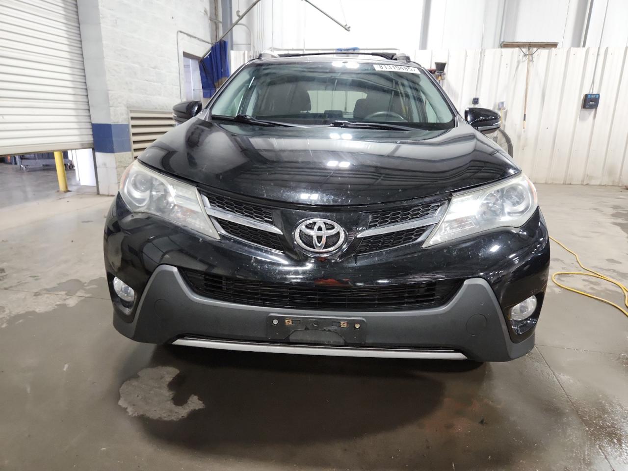 2015 TOYOTA RAV4 XLE photo 5
